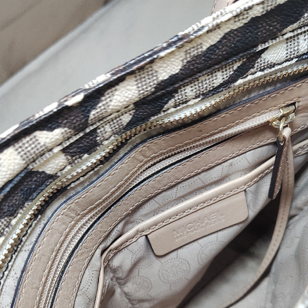 Michael Kors Black and White Zebra Crossbody Bag - Picture 7 of 9
